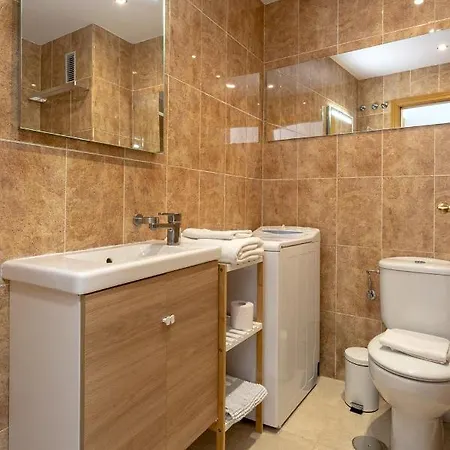 -malagasunapts-central Historic Heart Apartment